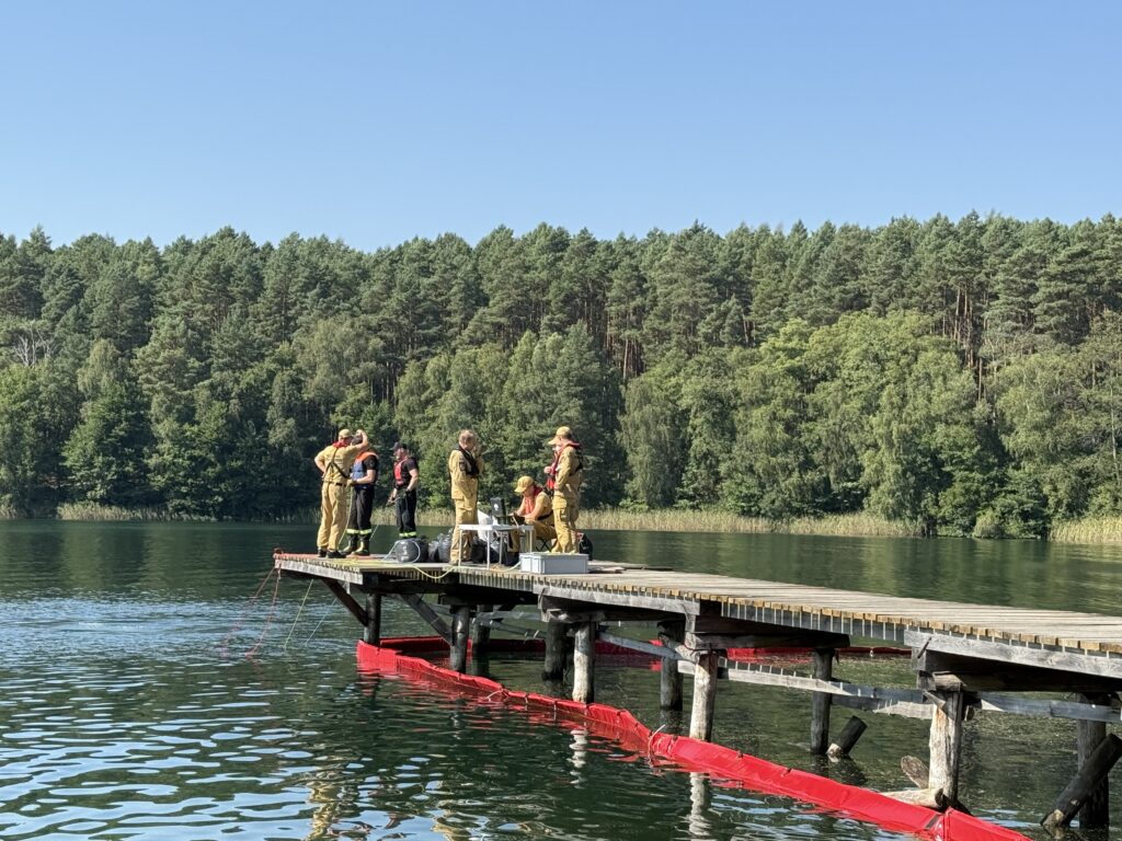 Skażenie jeziora na poligonie w Wędrzynie? [FILM I ZDJĘCIA] Radio Zachód - Lubuskie