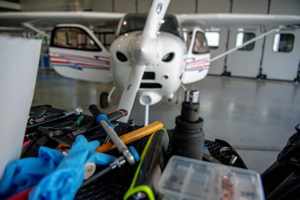 AZL kształci mechaników samolotowych. Rynek potrzebuje tysięcy osób Radio Zachód - Lubuskie