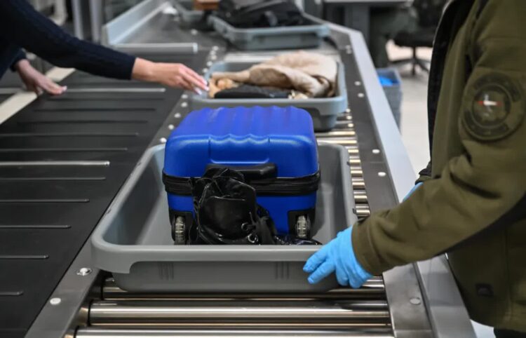 Kontrola na lotnisku, zdjęcie ilustracyjne, fot. PAP/Wojtek Jargiło