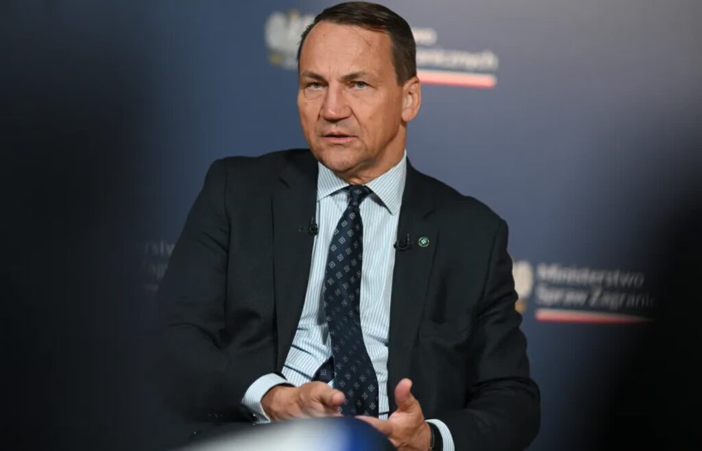 Minister spraw zagranicznych Radosław Sikorski, fot. PAP/Marcin Obara