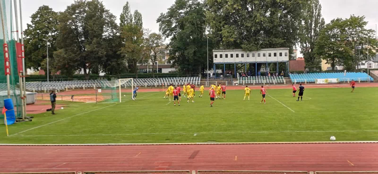 Szalony mecz w Zielonej Górze – rezerwy Lechii wyraźnie pokonują Syrenę