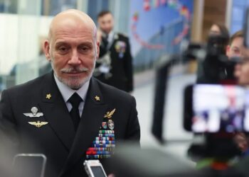 Szef Komitetu Wojskowego NATO: Putin ma dowód na to, że jesteśmy silniejsi od Rosji 15 Gen. Giuseppe Cavo Dragone. Fot. PAP/ EPA/OLIVIER HOSLET