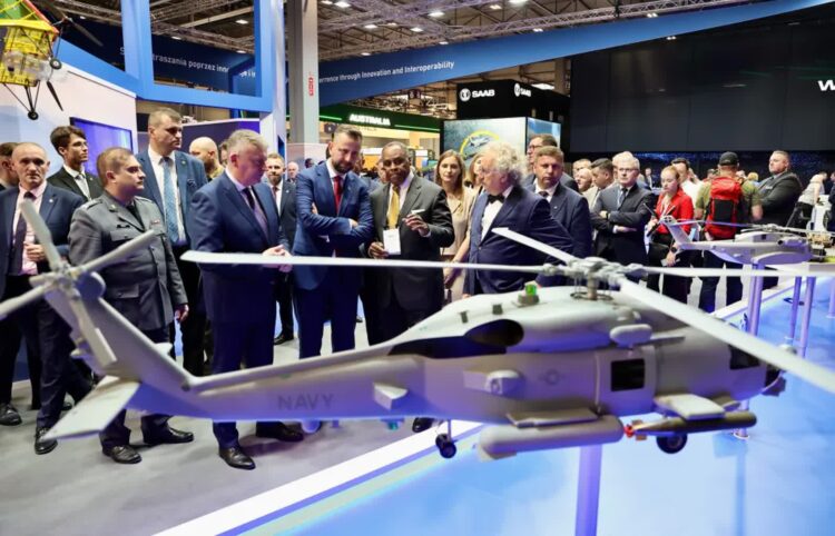 XXXIII Międzynarodowy Salon Przemysłu Obronnego Fot. PAP/Adam Kumorowicz