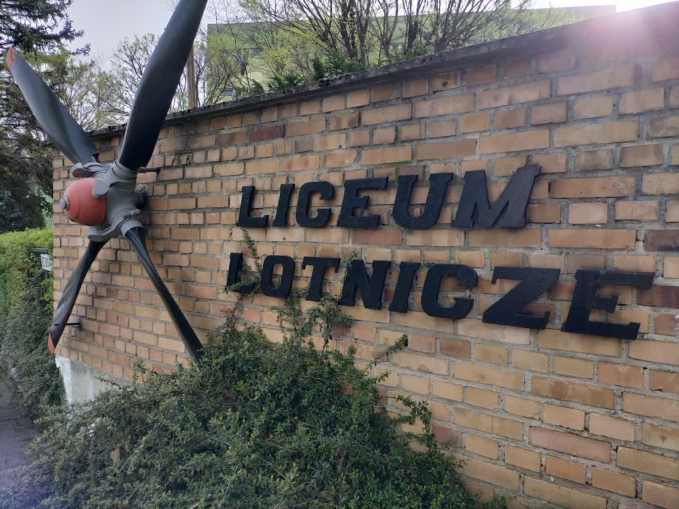 Uczniowie „Lotnika” będą brać udział w zajęciach na Uniwersytecie Zielonogórskim Radio Zachód - Lubuskie