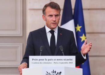 Emmanuel Macron ogłosił nazwisko nowego premiera Francji 12 Prezydent Francji Emmanuel Macron. Fot. PAP/EPA/LUDOVIC MARIN / POOL MAXPPP