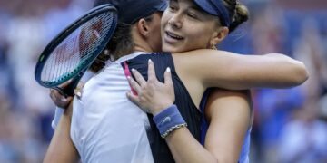 Anisimova po wyeliminowaniu Świątek z US Open: najcenniejsze zwycięstwo w moim życiu 4 Amanda Anisimova i Iga Świątek, fot. PAP/EPA/ CRISTOBAL HERRERA ULASHKEVICH
