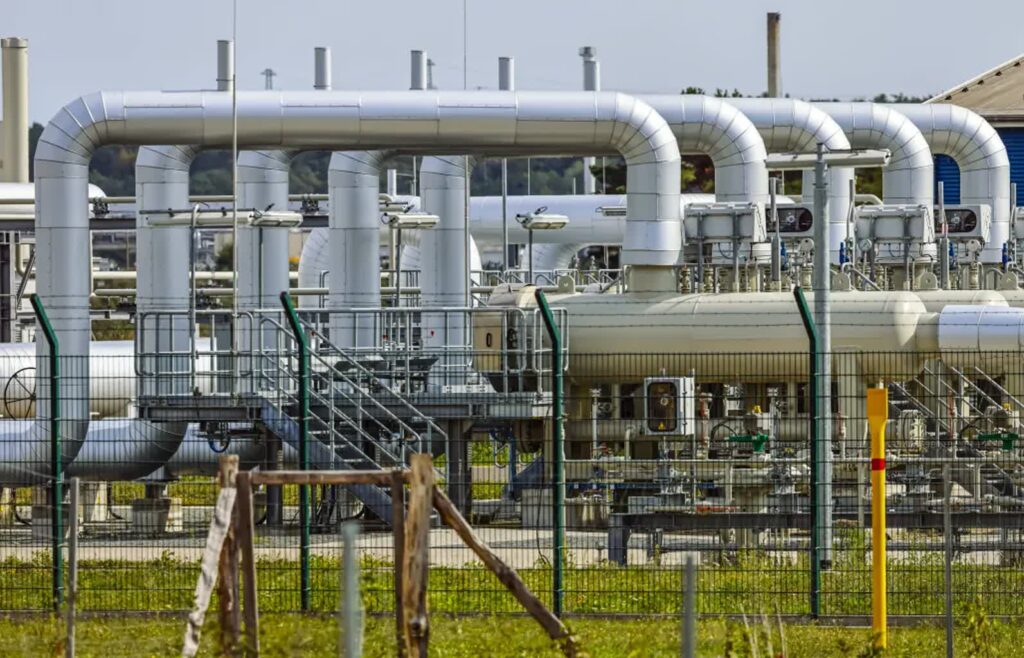 Naziemna część gazociągu Nord Stream 2 (PAP/EPA/HANNIBAL HANSCHKE)