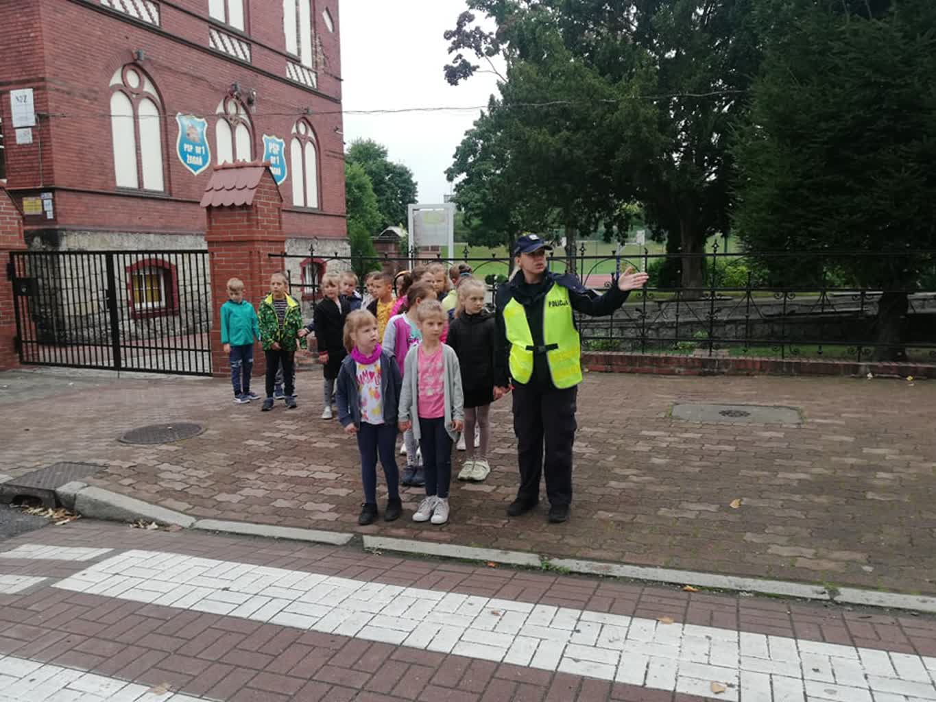 Strażacy przypominają o bezpiecznym powrocie do szkoły