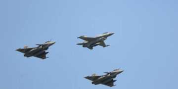 Doszło do naruszenia polskiej przestrzeni powietrznej? Siły Zbrojne odpowiadają 15 Myśliwce F-16. Zdj. ilustracyjne. Fot. PAP/Rafał Guz