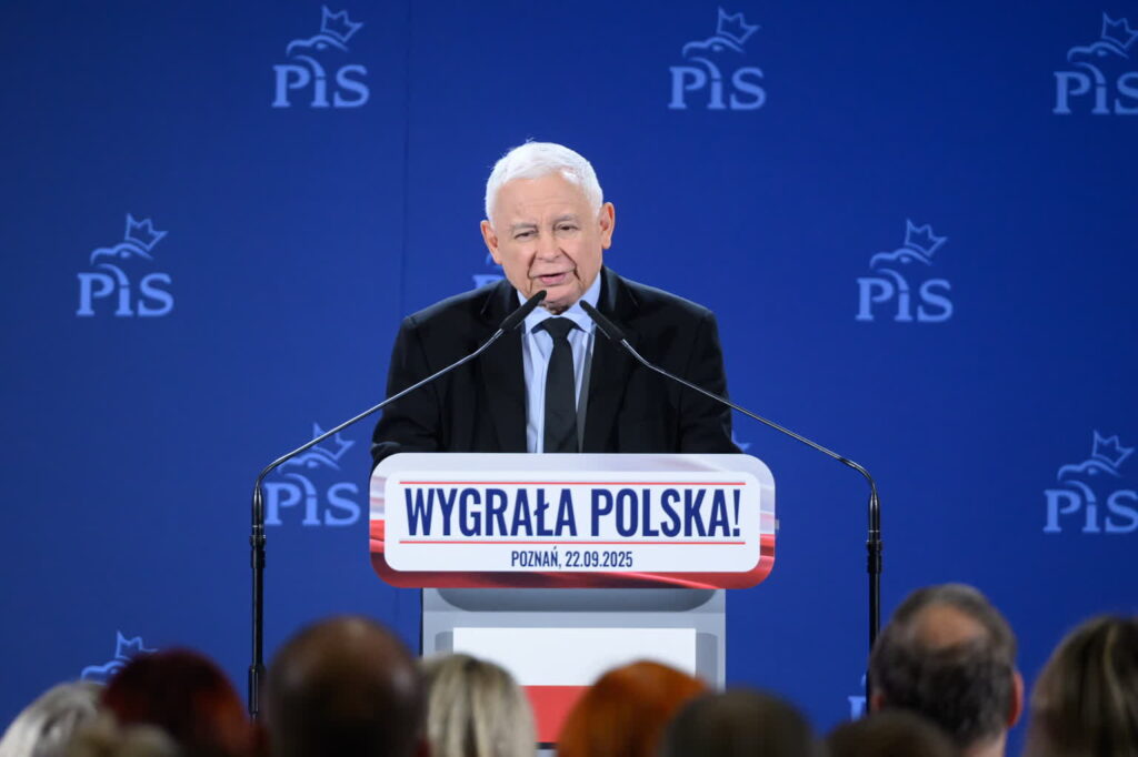 Jarosław Kaczyński podczas otwartego spotkania z mieszkańcami Poznania (PAP/Jakub Kaczmarczyk)