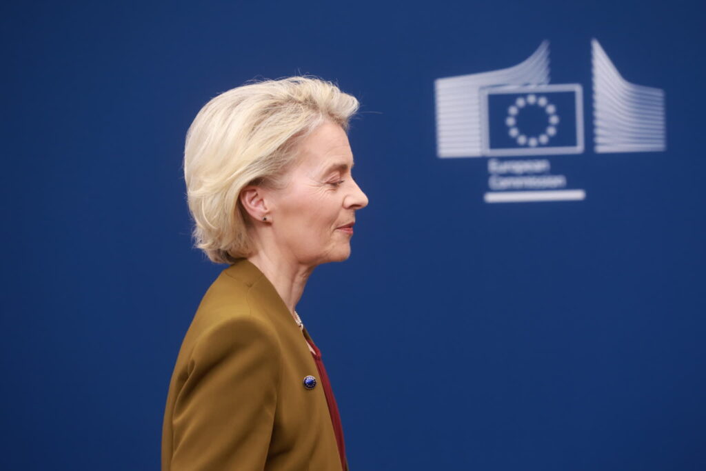 Na zdjęciu Ursula von der Leyen, przewodnicząca Komisji Europejskiej (PAP/EPA/OLIVIER HOSLET)