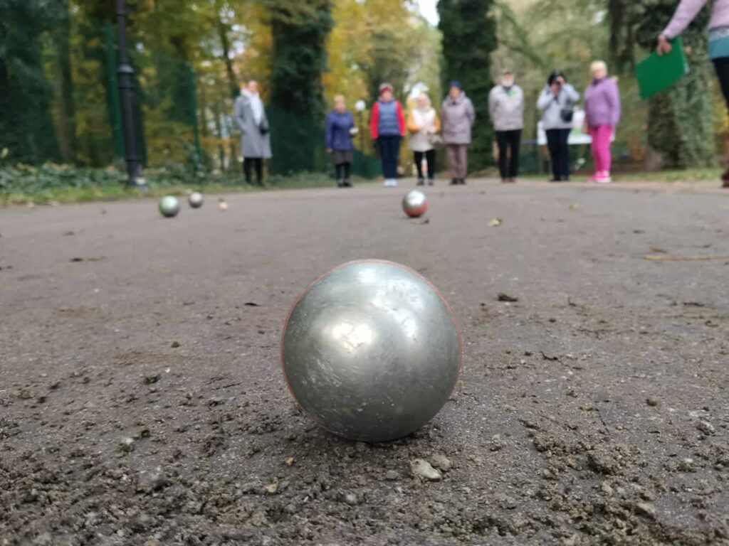 Iłowskie rozgrywki seniorów w bule w ramach Dnia Sportu fot. K.Gonera