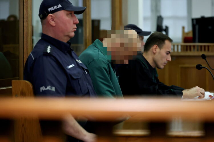 Gwałcił i znęcał się nad córką. Zabił trzy noworodki. Piotr G. usłyszał wyrok 9 KOŚCIERZYNA PROCES ZNĘCANIE SIĘ NAD CÓRKĄ W CZERNIKACH. Fot. PAP/Adam Warżawa