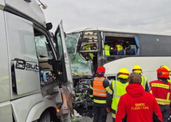 Wypadek z udziałem polskiego autokaru. Fot. Facebook/Bezirksfeuerwehrkommando Mistelbach