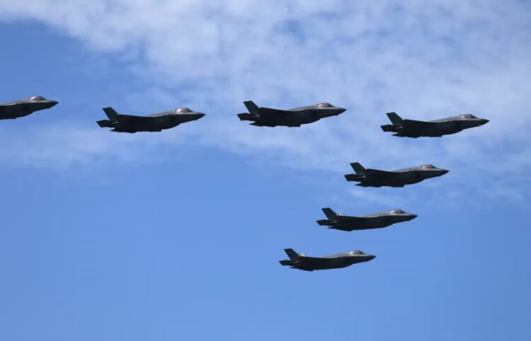 Myśliwce F-35. Fot. PAP/EPA/ JEON HEON-KYUN