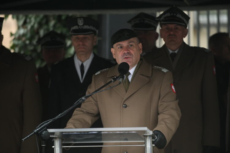 Pilotaż powszechnych szkoleń wojskowych ruszy w listopadzie 9 Generał Wiesław Kukuła (PAP/Marcin Obara)