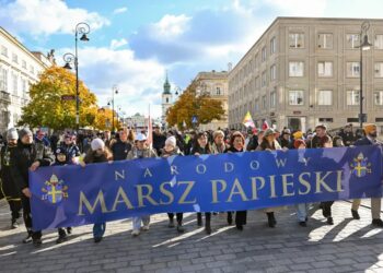 Uczestnicy III Narodowego Marszu Papieskiego Fot. PAP/Radek Pietruszka