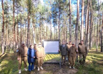 Czwarta tablica upamiętniająca więźniarki 16 Tablica pamiątkowa - Sława
