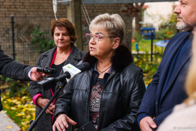 Anna Chinalska podczas konferencji prasowej nt. rozstrzygnięcia konkursu wsparcia rehabilitacji osób niepełnosprawnych (fot. Marek Pych/lubuskie.pl)