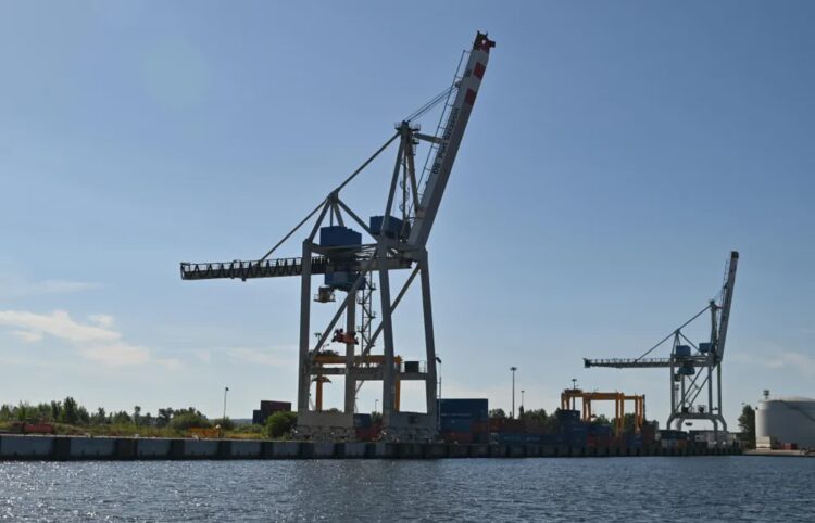 Port w Szczecinie. Fot. PAP/Marcin Bielecki