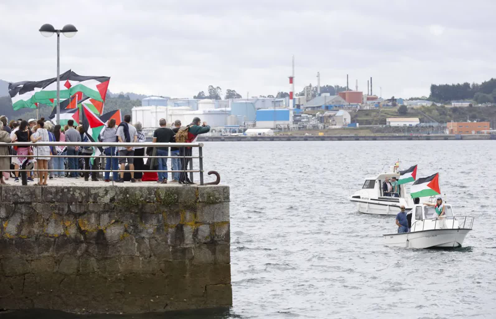 Blokady dróg, opóźnienia na kolei. Włosi strajkują przeciwko zablokowaniu flotylli dla Gazy