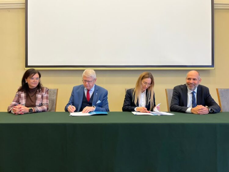 Uniwersytet Zielonogórski nawiązał współpracę z firmą Leks Radio Zachód - Lubuskie