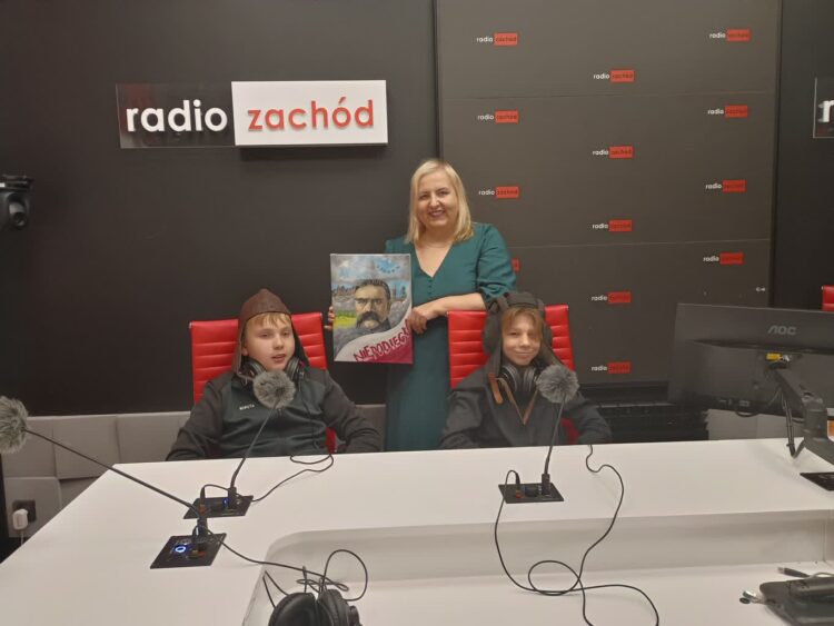 "Drogi do niepodległości" czyli o konkursie plastycznym dla dzieci 9 "Drogi do niepodległości" czyli o konkursie plastycznym dla dzieci Radio Zachód - Lubuskie