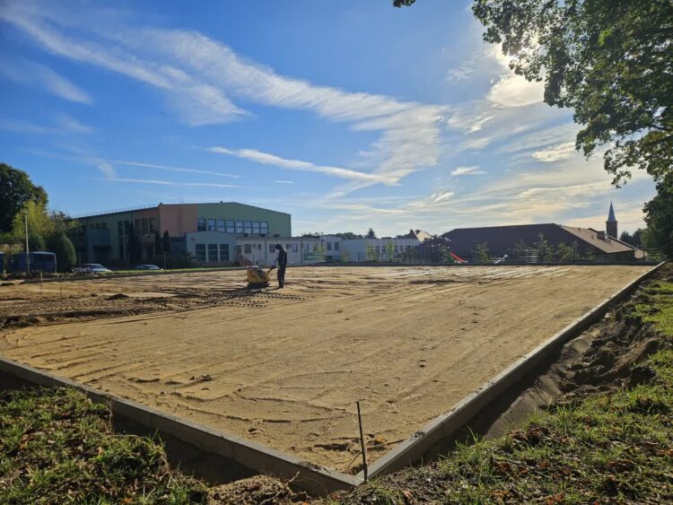 Nowe boisko przy szkole w Świdnicy 9 fot. UG Świdnica