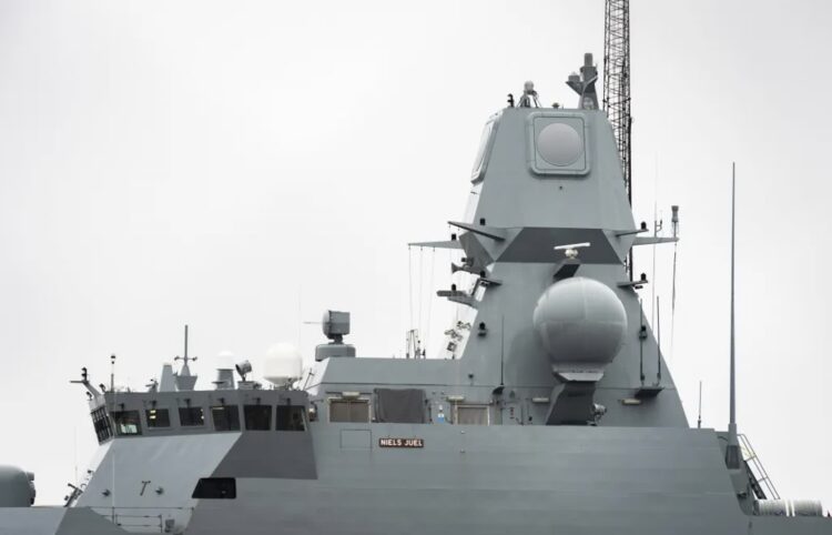 Duńskie myśliwce i okręt wojenny wzmocnią obronę Polski 9 Okręt wojenny Niels Juel Fot. PAP/EPA/EMIL HELMS