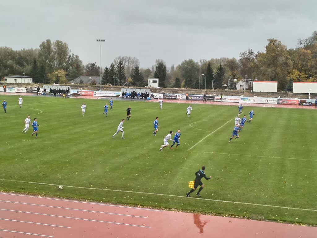 Polonia lepsza od Stilonu w emocjonującym meczu na szczycie fot. Jakub Lesiński