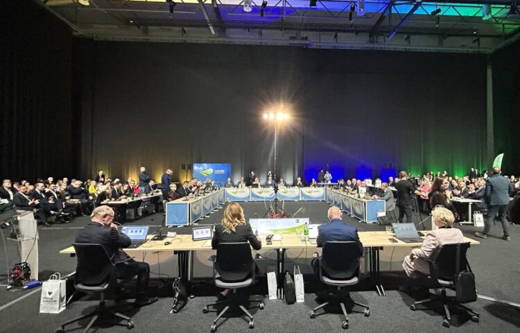 13.10.2025 r. - sesja sejmiku woj. lubuskiego w Arenie Gorzów (lubuskie.pl)