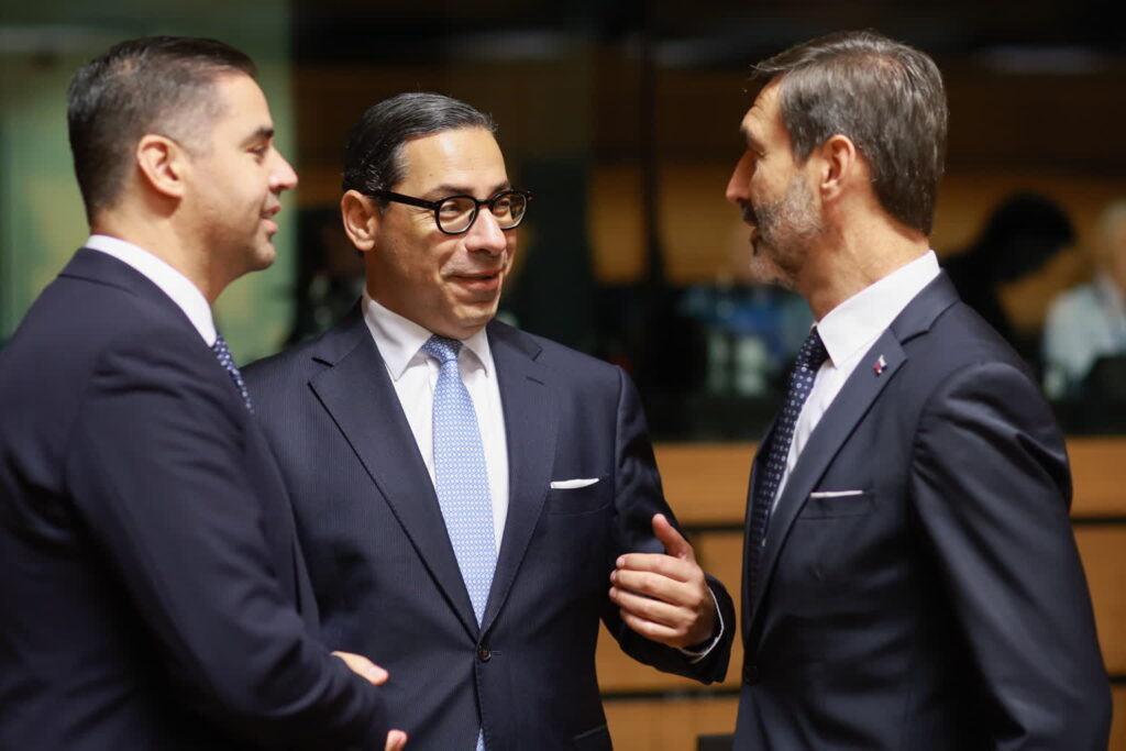 Spotkanie unijnych szefów dyplomacji w Luksemburgu (PAP/EPA/OLIVIER HOSLET)