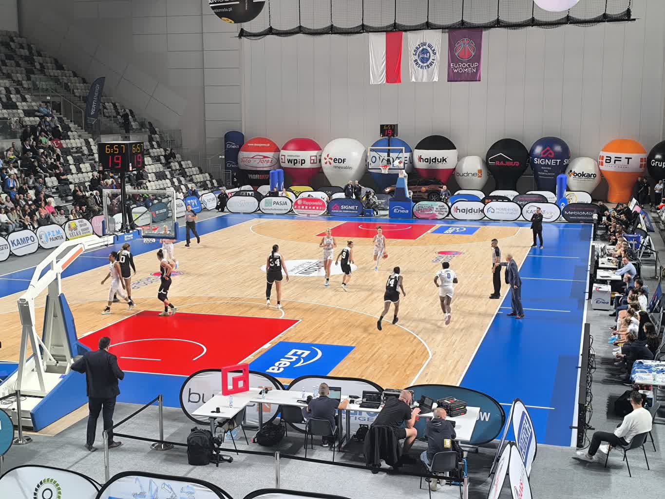 Beniaminek bez zagranicznych nie sprawi problemów AZS-owi?