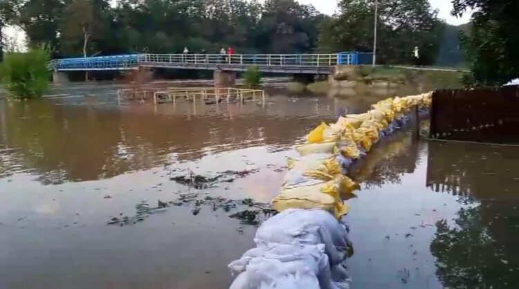 Remont szprotawskich wałów przeciwpowodziowych 9 Szprotawa - powódź