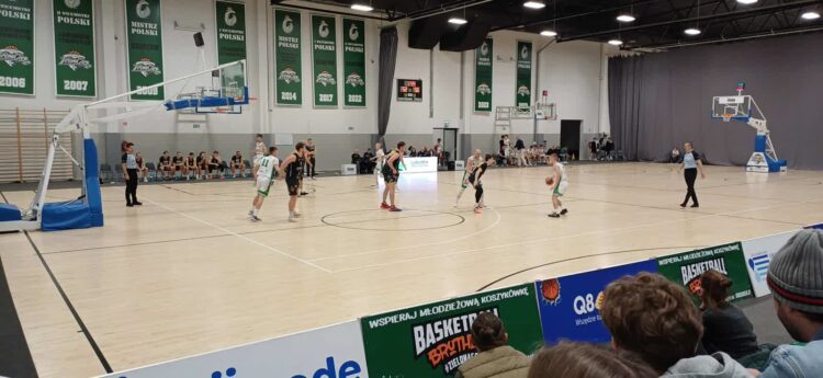 Kangoo Basket wygrywa z SKM-em Zastalem derby Ziemi Lubuskiej 9 Kangoo Basket wygrywa z SKM-em Zastalem derby Ziemi Lubuskiej Radio Zachód - Lubuskie