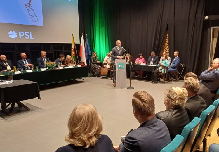 Łukasz Porycki przemawia po wyborze na prezesa lubuskich struktur PSL (fot. Piotr Bakselerowicz)