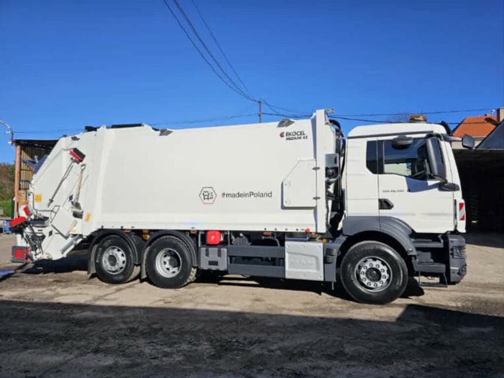 Iłowska spółka kupiła nowy wóz do wywozu śmieci fot. ZGK Iłowa