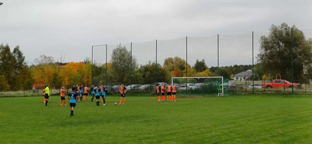 Remis w derbach: Chynowianka ma szczęście - Sparta sama sobie zrobiła kłopot Radio Zachód - Lubuskie