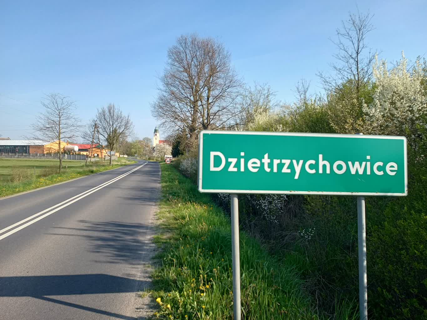 Zakończył się przetarg na przebudowę drogi Dzietrzychowice-Karczówka