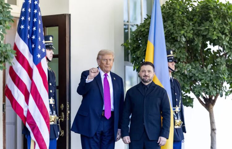 Wołodymyr Zełenski (P) i Donald Trump (L). Fot. EPA/SHAWN THEW