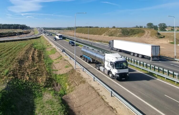 Budowa trasy Via Baltica w Polsce zakończona. Oddano do użytku całą obwodnicę Łomży 9 Kierowcy mogą już jeździć całą obwodnicą Łomży (Podlaskie) na drodze S61. Fot. X/GDDKiA Białystok