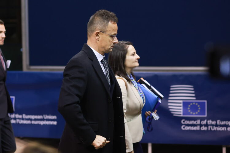 Spotkanie unijnych szefów dyplomacji w Luksemburgu (PAP/EPA/OLIVIER HOSLET)