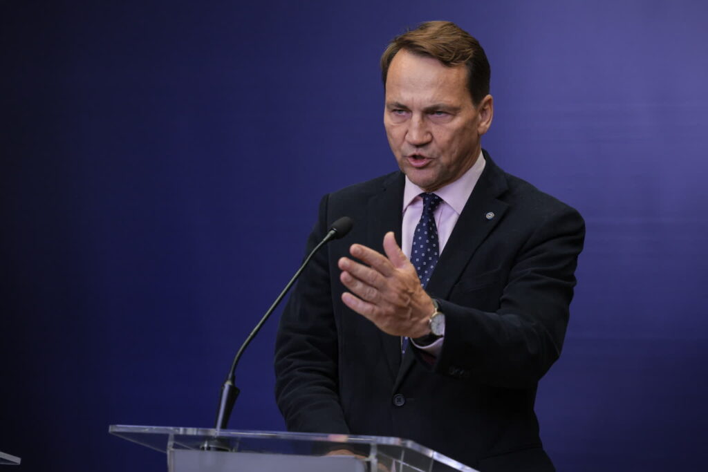 Radosław Sikorski krytycznie o słowach Angeli Merkel 1 Radosław Sikorski (PAP/Rafał Guz)