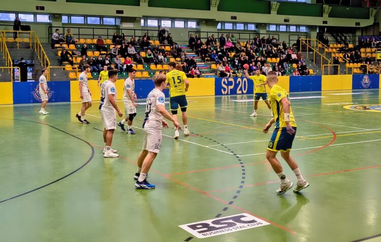 Stal wybitnie nie grała, ale w pucharze awansowała 9 Stal wybitnie nie grała, ale w pucharze awansowała Radio Zachód - Lubuskie