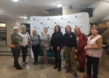 Zielonogórscy seniorzy zwiedzali Lubuski Teatr Radio Zachód - Lubuskie