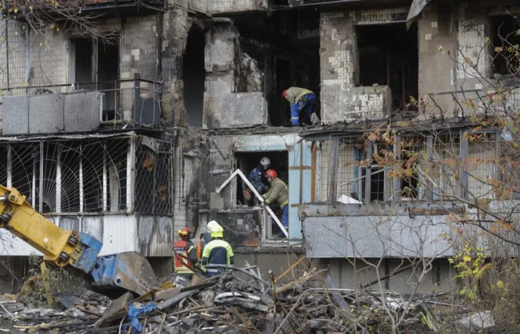 Ponad 650 dronów i ponad 50 rakiet użyła Rosja ostatniej nocy do ataków na Ukrainę. Fot. PAP/EPA/SERGEY DOLZHENKO (zdjęcie ilustracyjne)