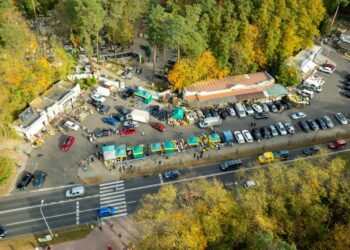 Zielona Góra przygotowuje się do Wszystkich Świętych 12 Zielona Góra przygotowuje się do Wszystkich Świętych Radio Zachód - Lubuskie