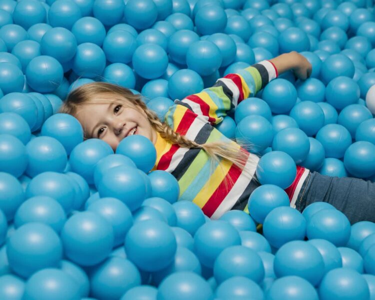 Dramatyczny wypadek w sali zabaw. 11-latka trafiła do szpitala 9 Zdjęcie ilustracyjne. Fot. Freepik