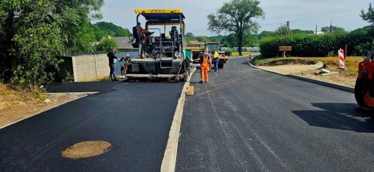 Powiat wschowski wysoko w rankingu "Wspólnoty" 9 Remont drogi