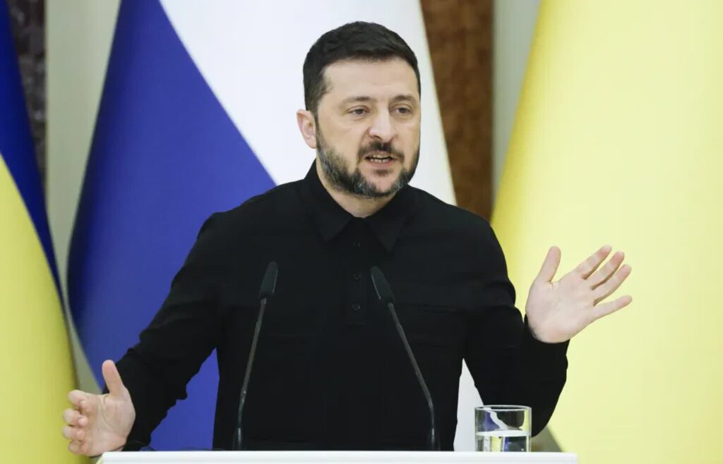 Wołodymyr Zełenski, fot. PAP/EPA/SERGEY DOLZHENKO